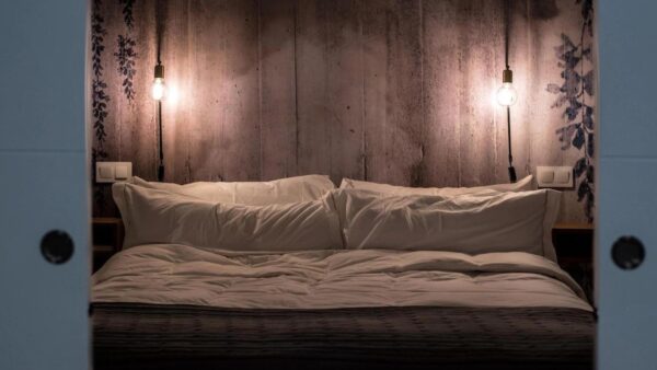 Mocne czy słabe oświetlenie sypialni?